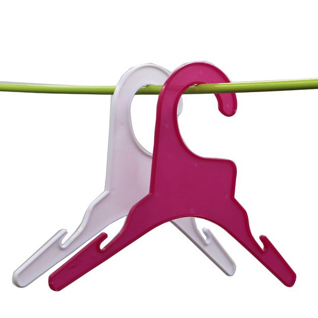 Пластиковые вешалки для собак и кошек