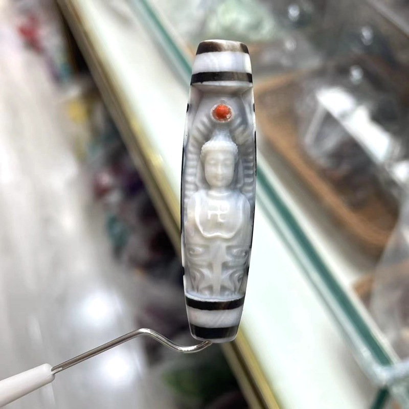 Xizang-Style Weathered Old Dzi Bead Carved Buddha Statue Pendant High Oil High Density Natural Agate Tiger Tooth Dzi Bead Nine-Eyed Dzi