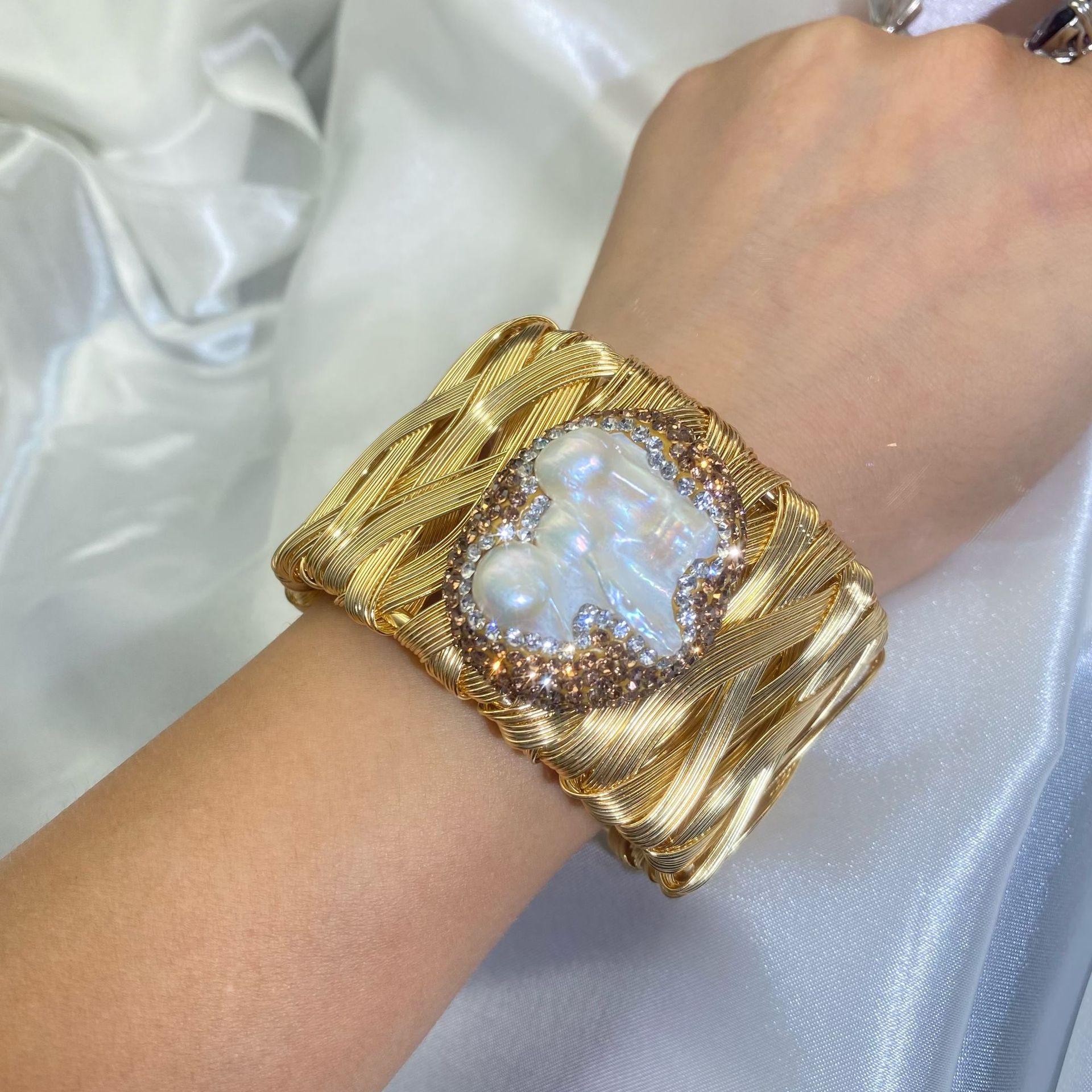 Natural baroque bracelet 2023 new design sense jewelry Joker niche jewelry factory direct wholesale