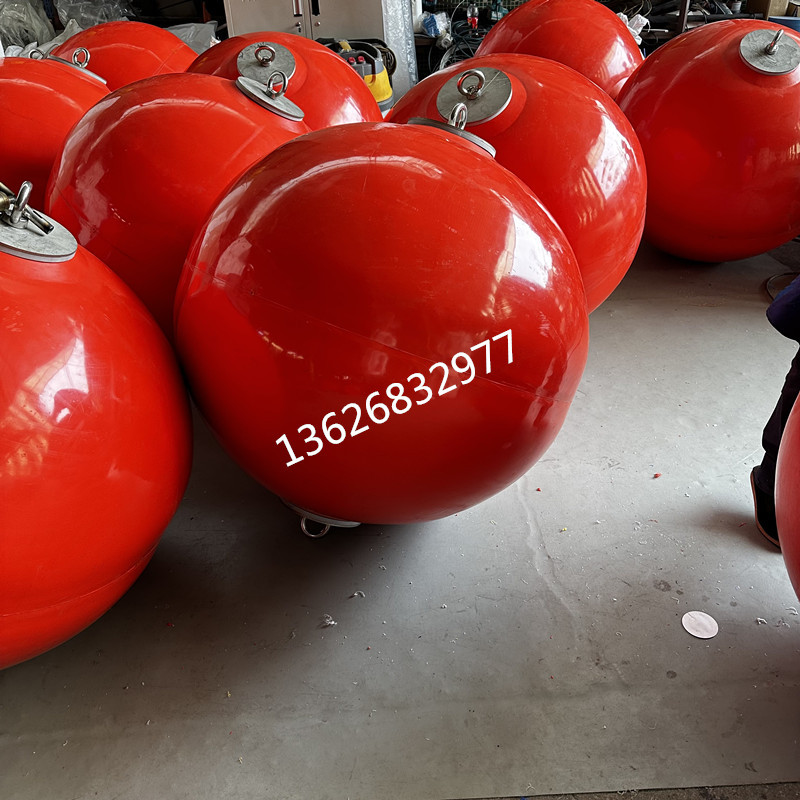 Поплавок с диаметром 1м и кольцом для крепления, может использоваться как якорь, предупреждающий маркер на поверхности воды