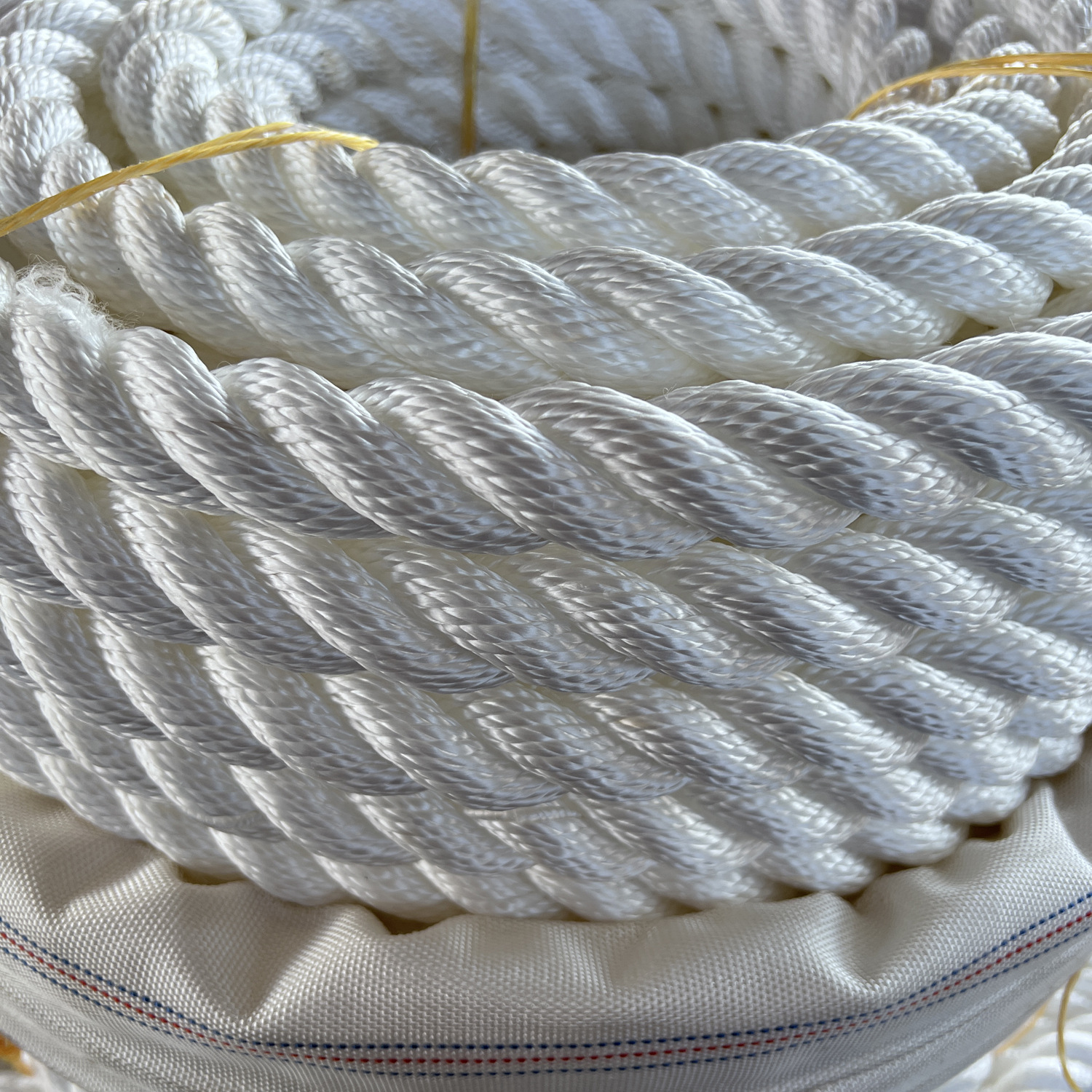 Three-Strand Polyester Polyolefin Rope, Yacht Marine Polyester Rope, Three-Strand Throwing Cable, Factory Customized on Demand