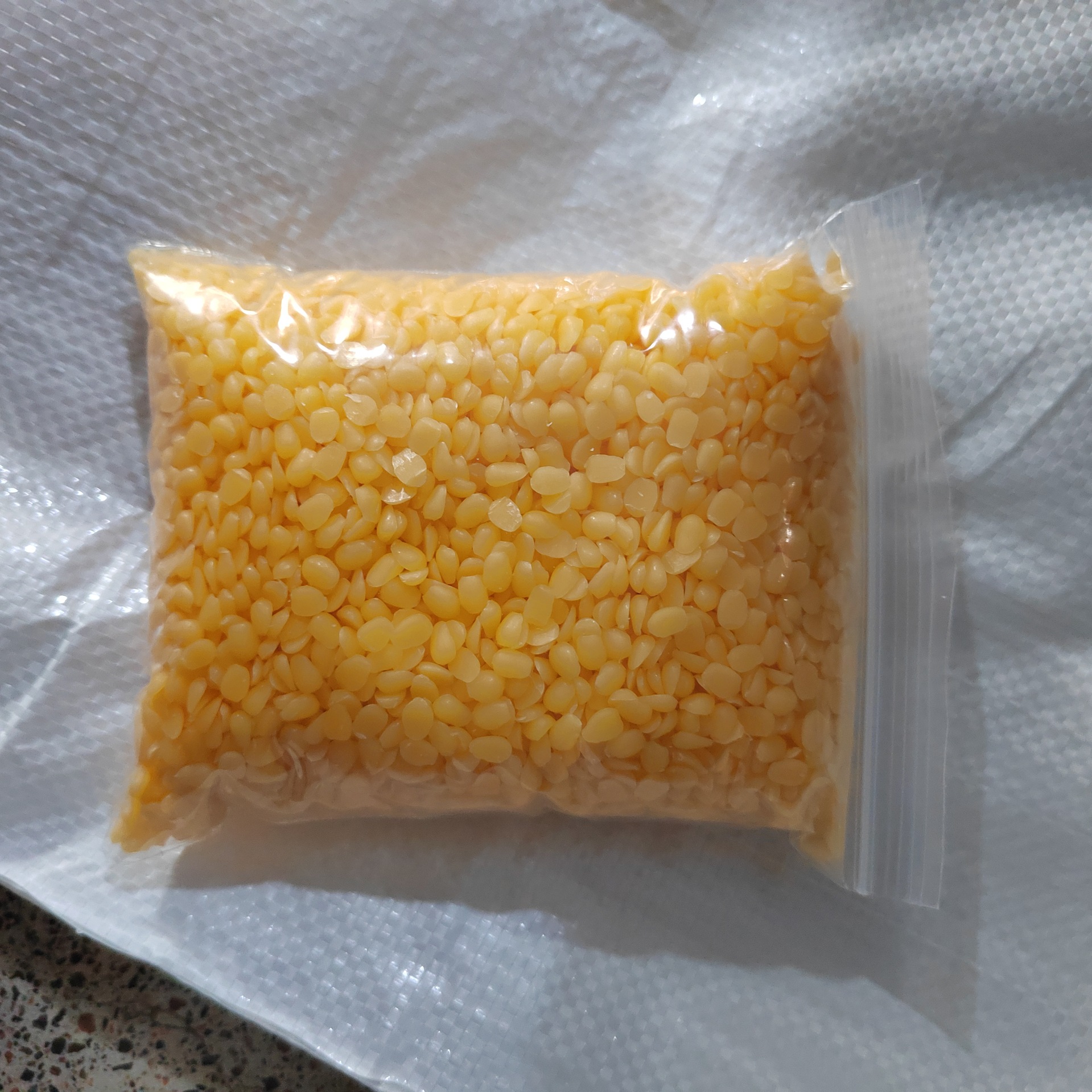 Yellow Beeswax, Off-White Beeswax, Pure White Beeswax Granules, Packed in Small Packages, Any Weight Can Be Packaged, 500 Grams