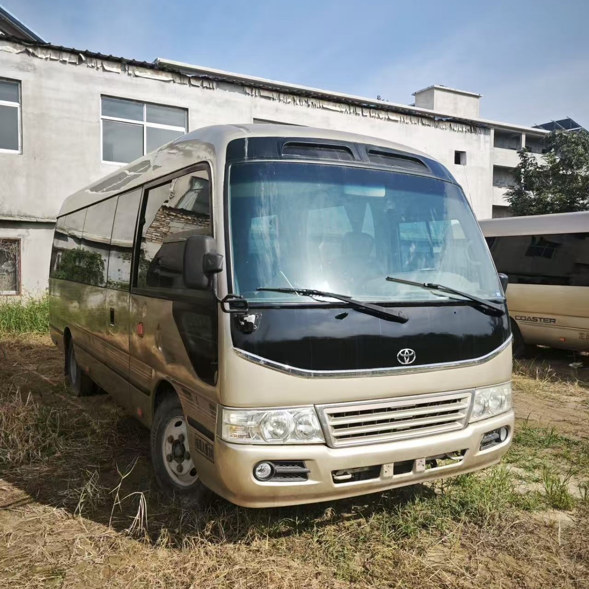 Export of Chinese and Brazilian Buses, Cross-Border African Used Refurbished Toyota Coaster Minibuses, 22-Seat Coaster Buses