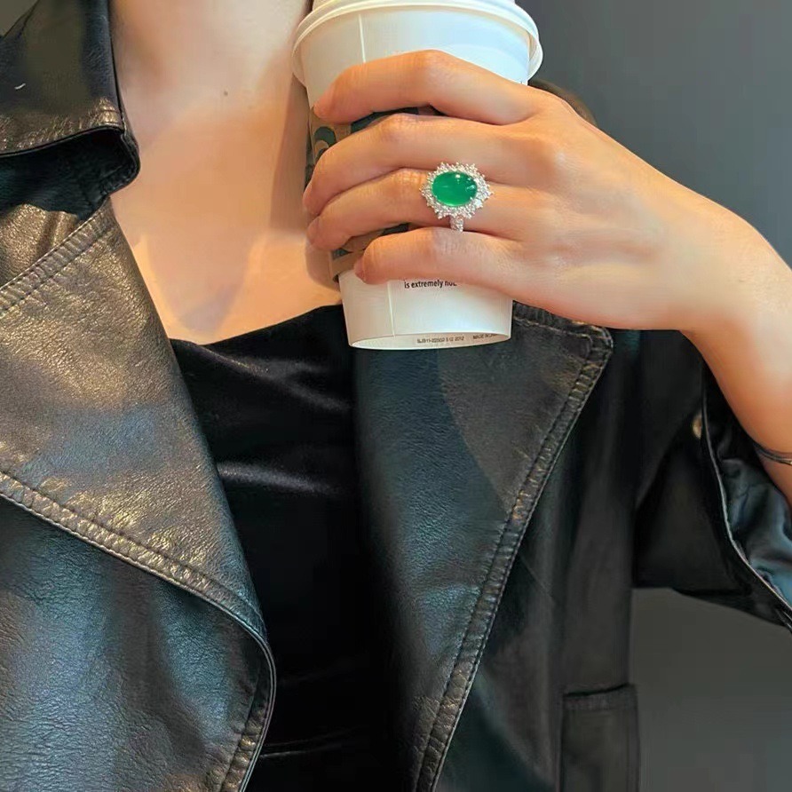 Emerald Natural Emerald Ring Pigeon Egg Ring for Women Practical Birthday Gift for Mother and Elder