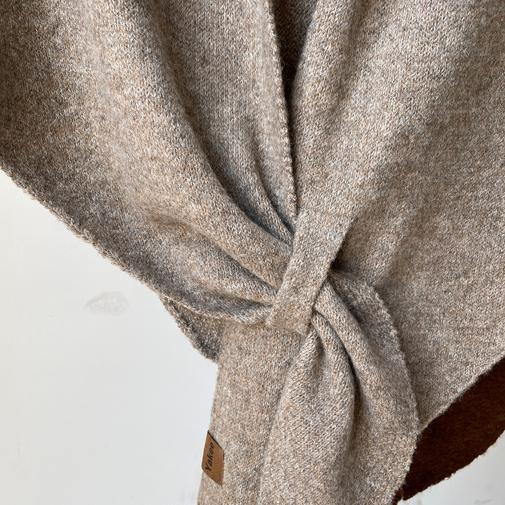 Autumn and Winter New Solid Color Versatile Triangle Scarf Small Shawl for Women, Casual High-End Feel, Warm and Thickened Outer Knit Shoulder Wrap