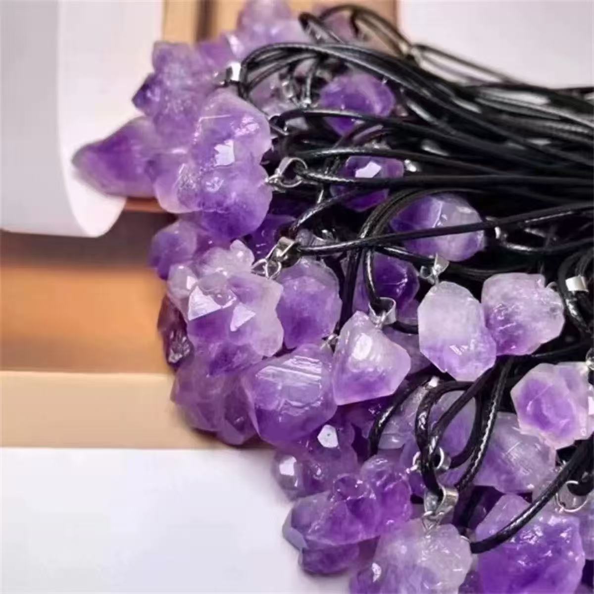 Zhonghuiyi Amethyst Raw Stone Pendant Random Crystal Cluster Pendant Clavicle Chain Women's Crystal Jewelry Wholesale