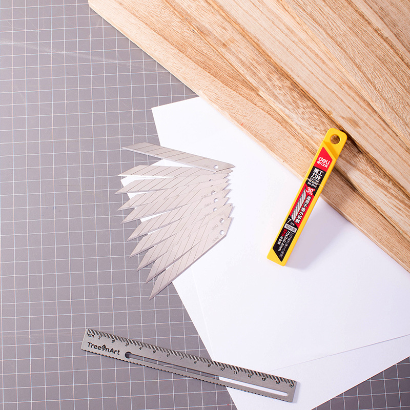 Deli 2015 Utility Blade (Silver) (10 Pieces/Box)