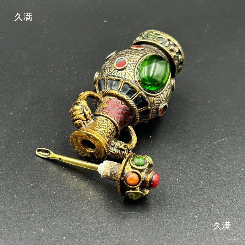 Snuff Bottle, Snuff Bottle Casting, Antique Handicrafts, Xizang-Style Living Room Decoration Ornaments, Default Items