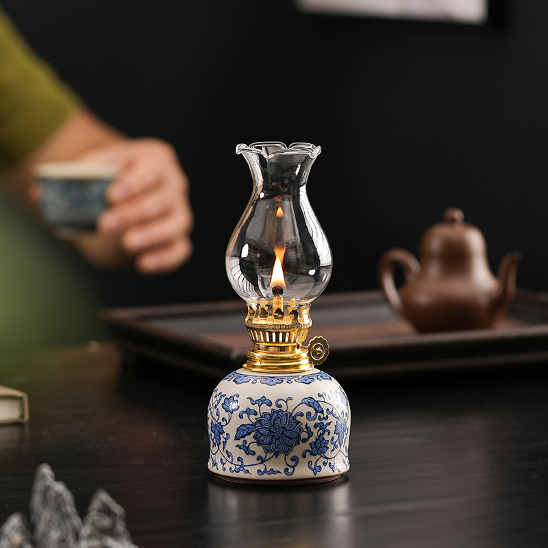 Old-fashioned ceramic butter lamp traditional teahouse home decoration wick antique Buddha lighting lamp atmosphere lamp decoration