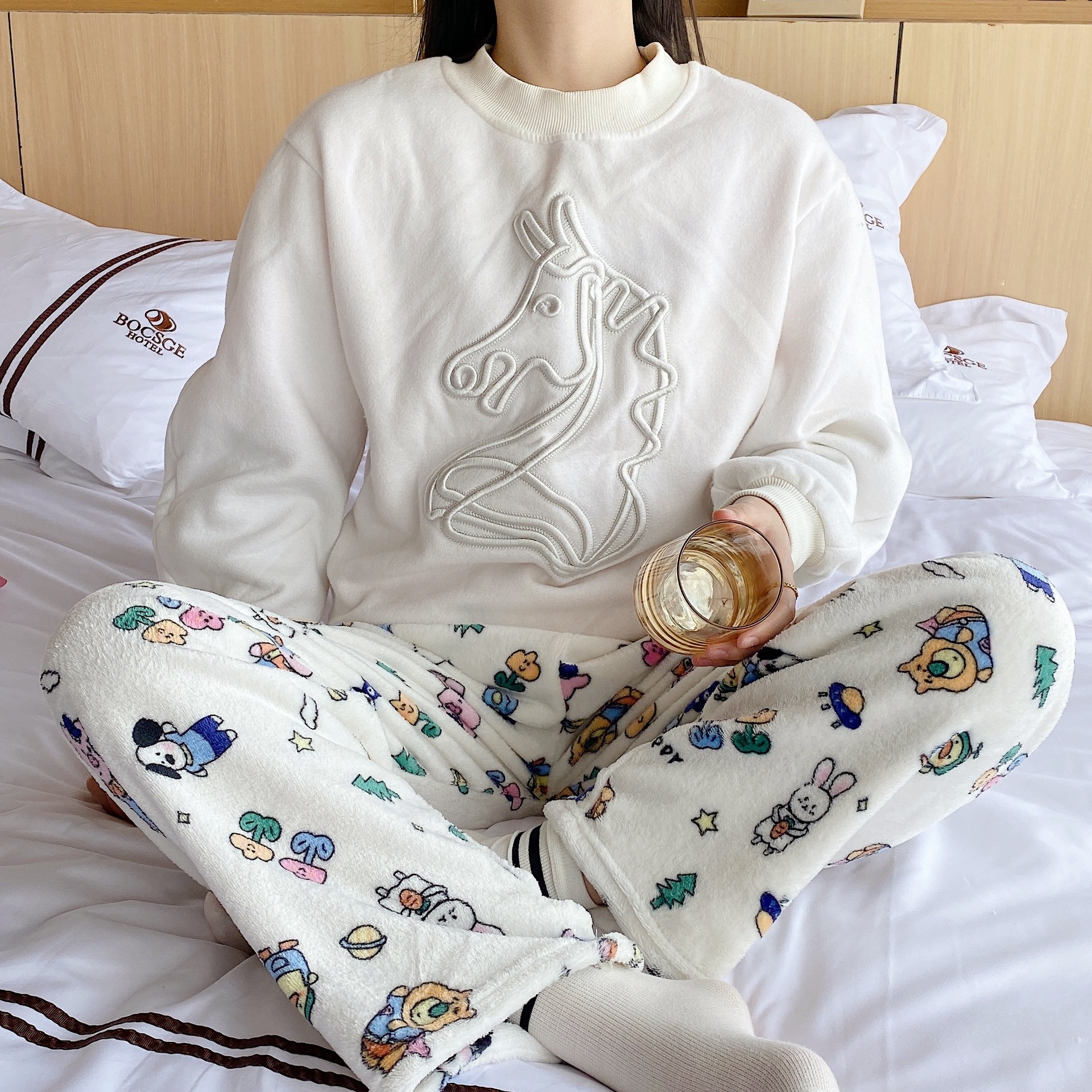 Cartoon flying animal flannel pajama pants for women autumn and winter New coral fleece thickened warm casual home pants