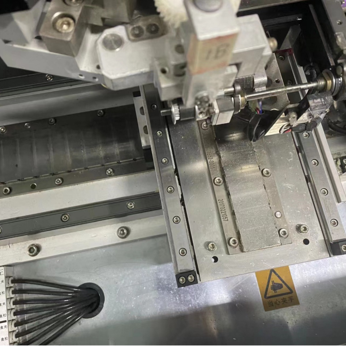 Xinyichang GS100AH-PA Double-headed Solid Crystal Machine, with Chip Correction, LED Package Equipment