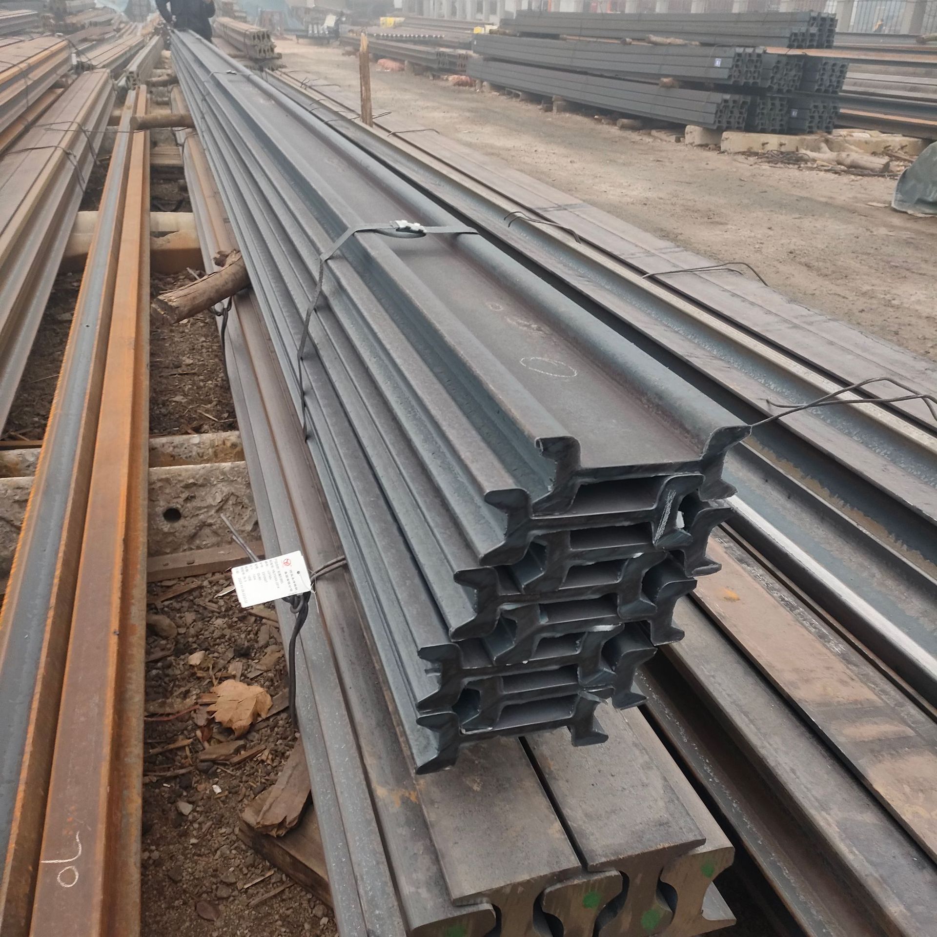 5000 Tons in Stock 140E Steel Rail Hot-Rolled L140V Heavy Rail Hot-Rolled Monorail Crane Track 140E Track