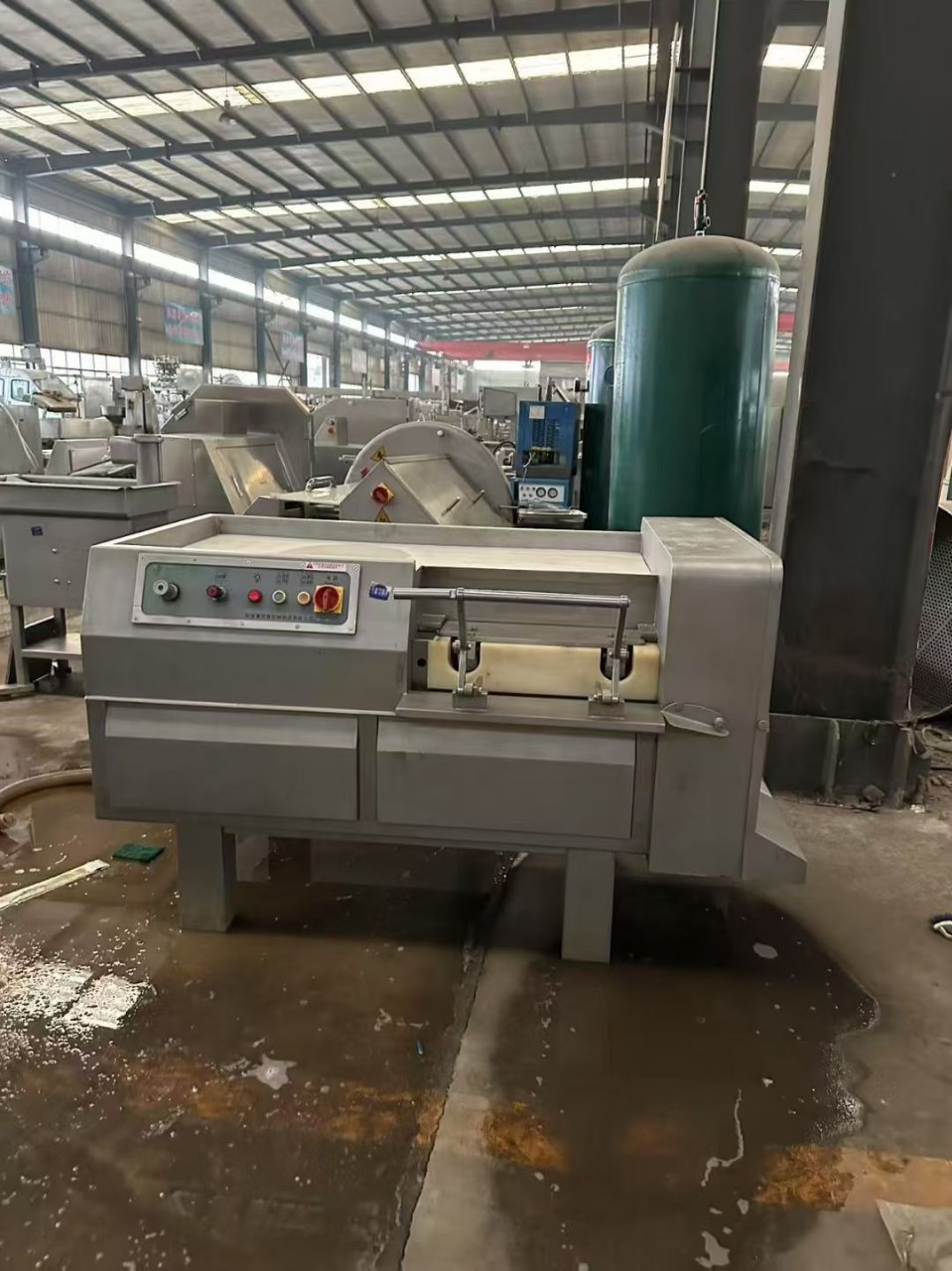 550, 350 Frozen Meat Dicing Machine, if You Need It, Please Contact Me, There Are Still Multiple Pieces of Equipment Available