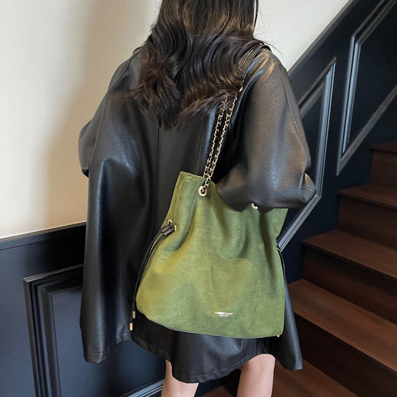 Casual Drawstring Chain Bucket Bag for Women 2025 Autum New Korean Style Personalized Trendy Versatile Shoulder Crossbody Bag