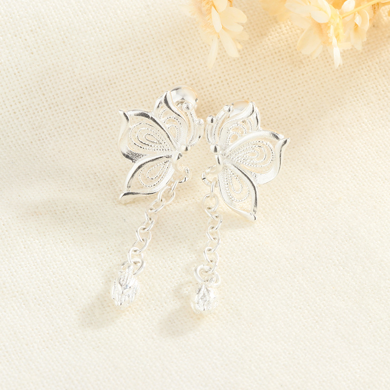 New Hollow Butterfly Tassel Earrings Women's Explosive High-end Niche Design Light Luxury Earrings Face Skinny Ear Jewelry