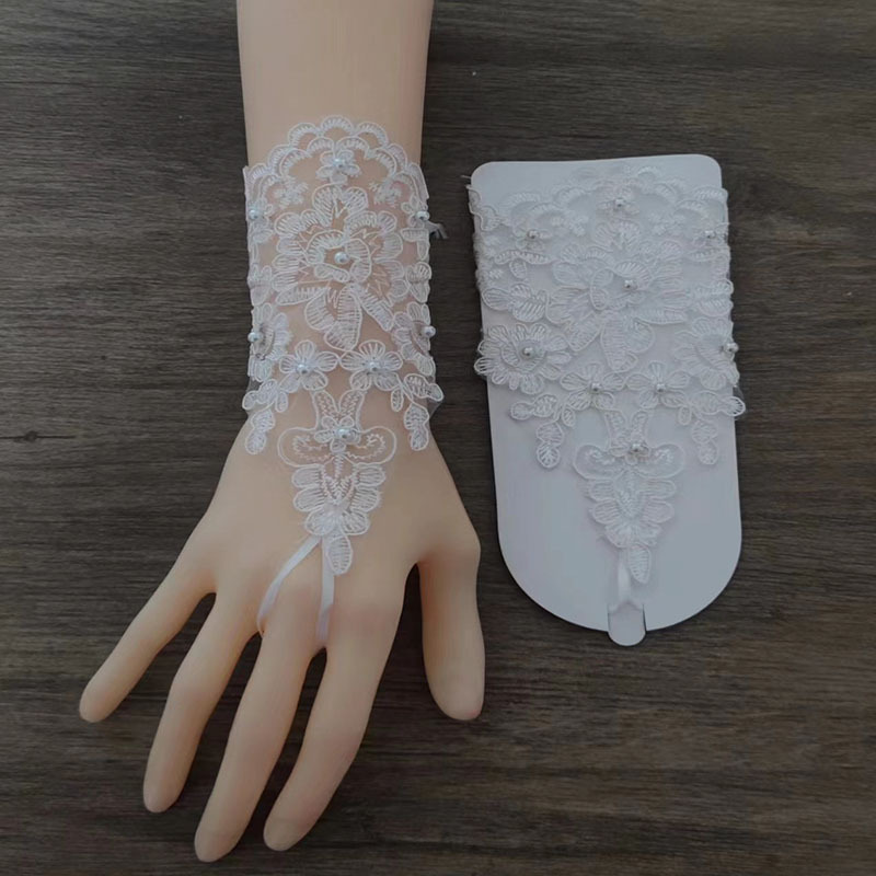 Foreign trade wholesale factory direct bride lace gloves short sunscreen lace gloves sleeve small sequins photo