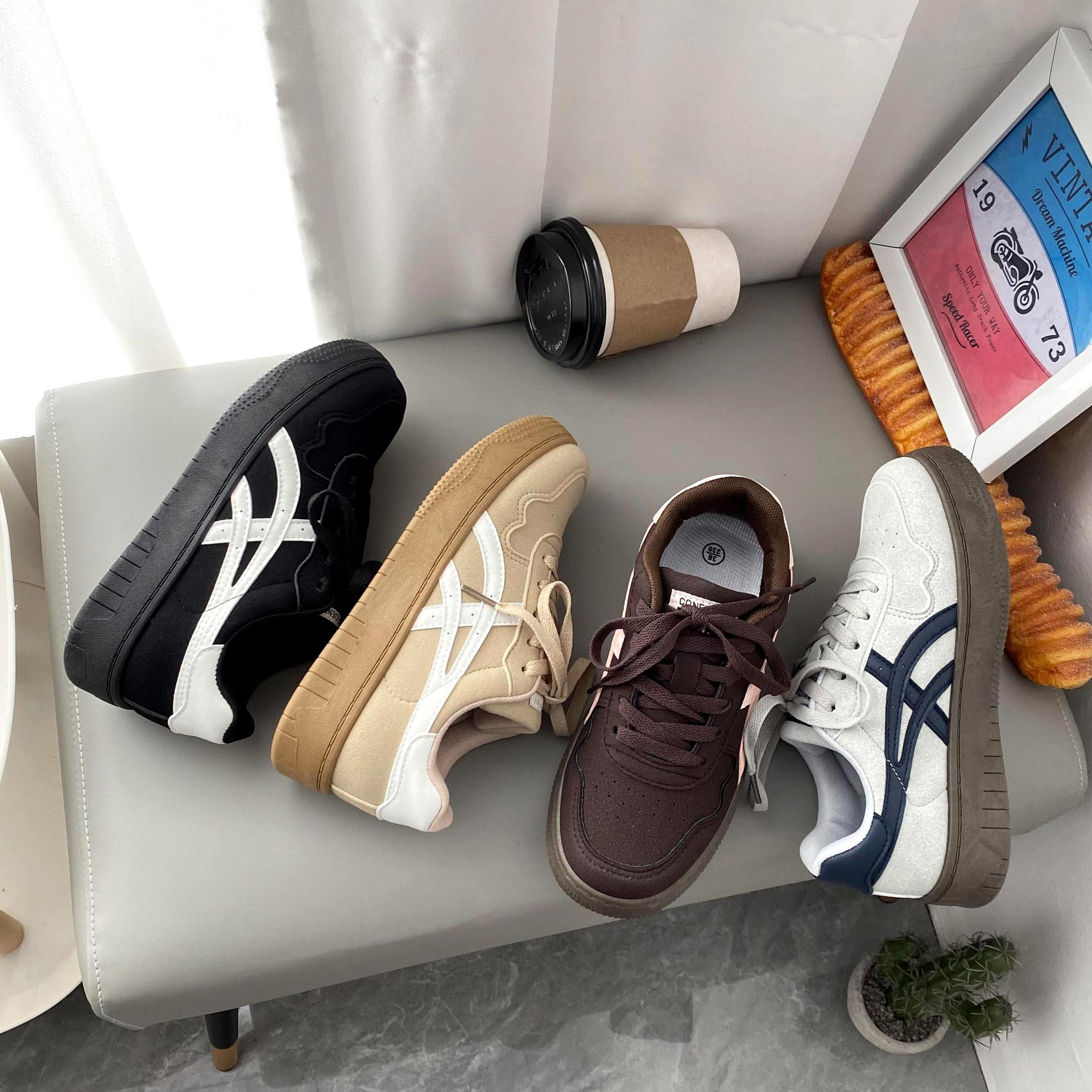 Нишевые американские ретро серые немецкие тренировочные туфли для женщин 2024 года Толстая подошва Спортивные повседневные туфли Н1222