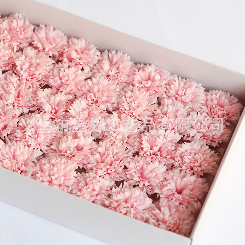 Букет мыльных гвоздик в подарочной коробке для учителей и пожилых людей, включая упаковочные материалы для цветов и мыльный букет