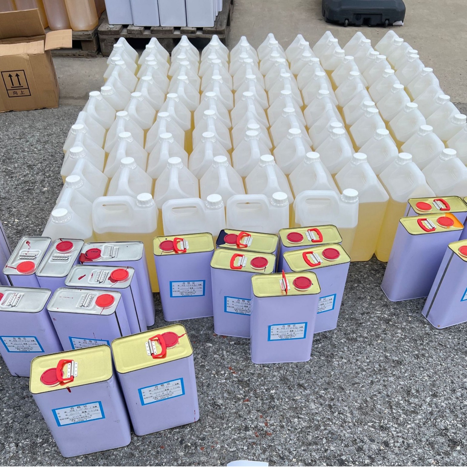 Pe Environmentally Friendly Ink Is Specially Used for Printing on Wires and Cables. It Is a Special Rubber-Based Black and White Color Ink Suitable for Wires and Cables