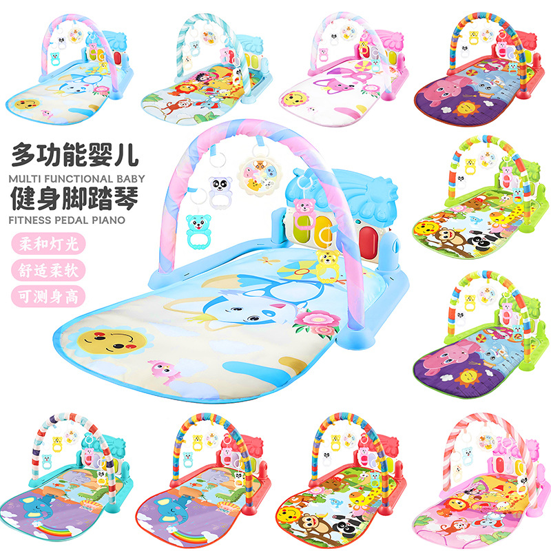Кросс-бодрствующий бестселлер Музыкальный фитнес-стенд для новорожденных с педальным пианино для развития ребенка, милый ползунковый ковер и игровой коврик