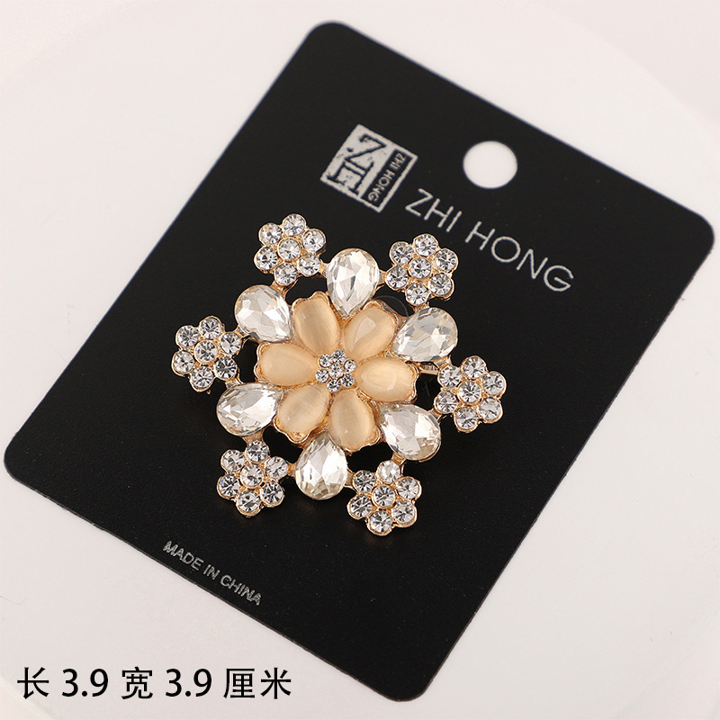 Brooch high-grade niche alloy corsage light luxury diamond-embedded all-match fixed anti-exposure pin corsage jewelry wholesale