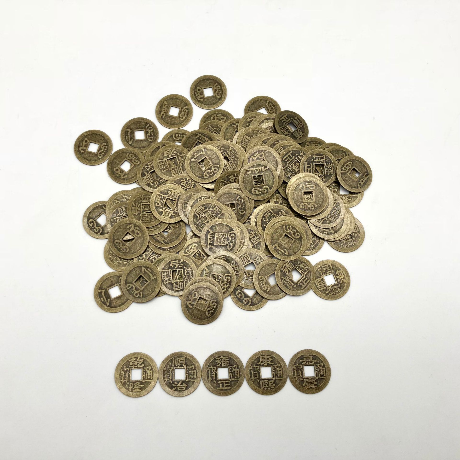 Manufacturer Wholesale 2.3cm Metal Retro Five Emperors' Money and Six Emperors' Money, Various Antique Brass Coins Kangxi Tongbao