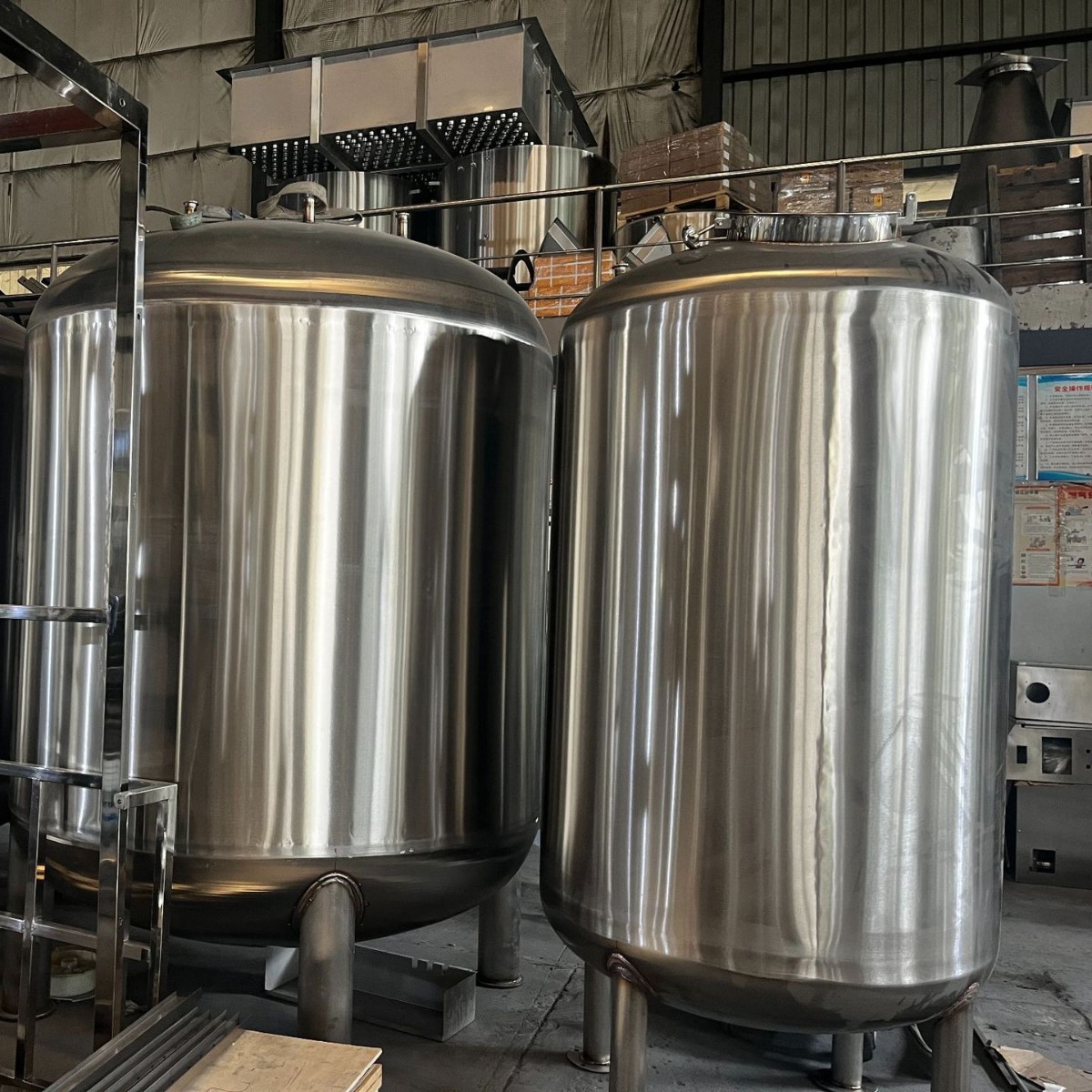 四川厂家定制不锈钢储罐 化工液体存储罐 储酒罐 储水罐 中转罐