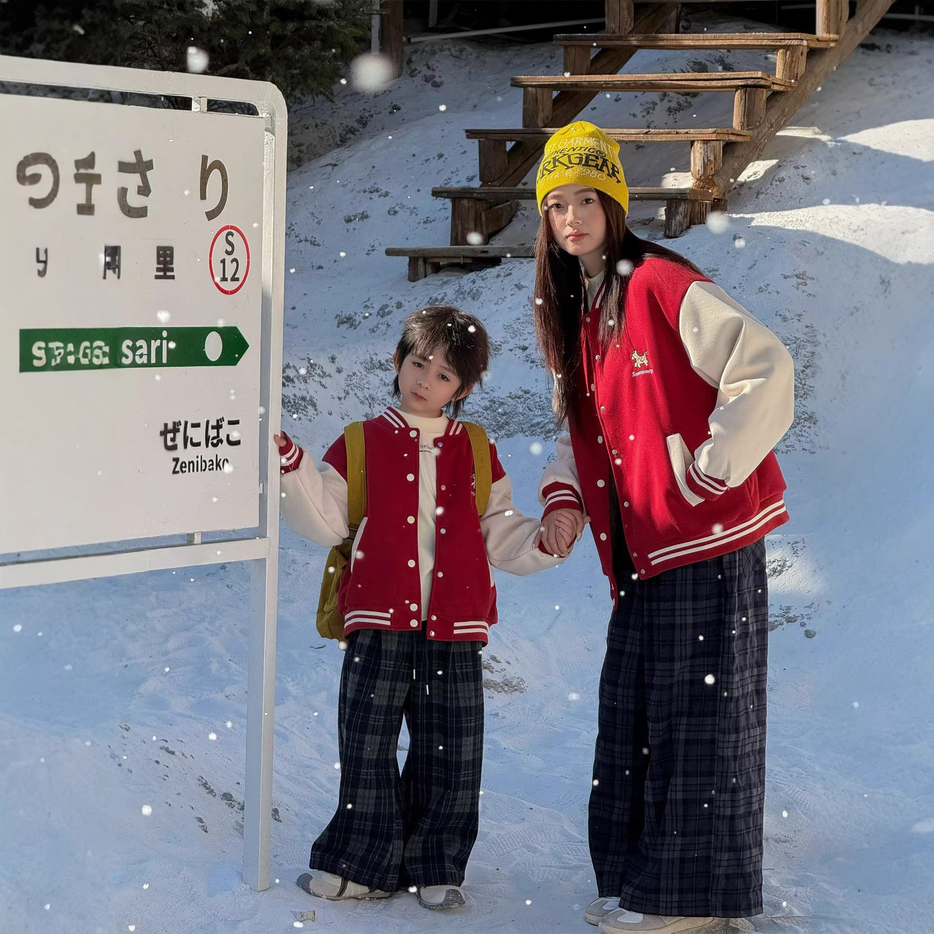 Корейская семейная одежда для мальчиков и девочек, новогодняя бархатная бейсболка для семьи из четырех, хлопковая куртка