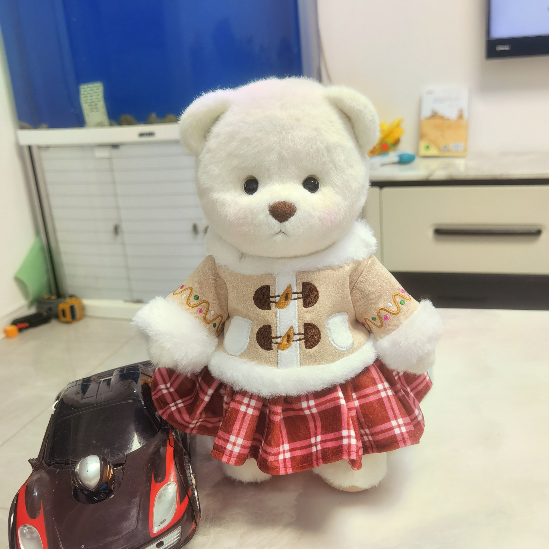 Мощная фабрика выполняет дизайн образцов и чертежей, индивидуальная обработка, резка, вышивка, печать, шитье и ручные плюшевые игрушки