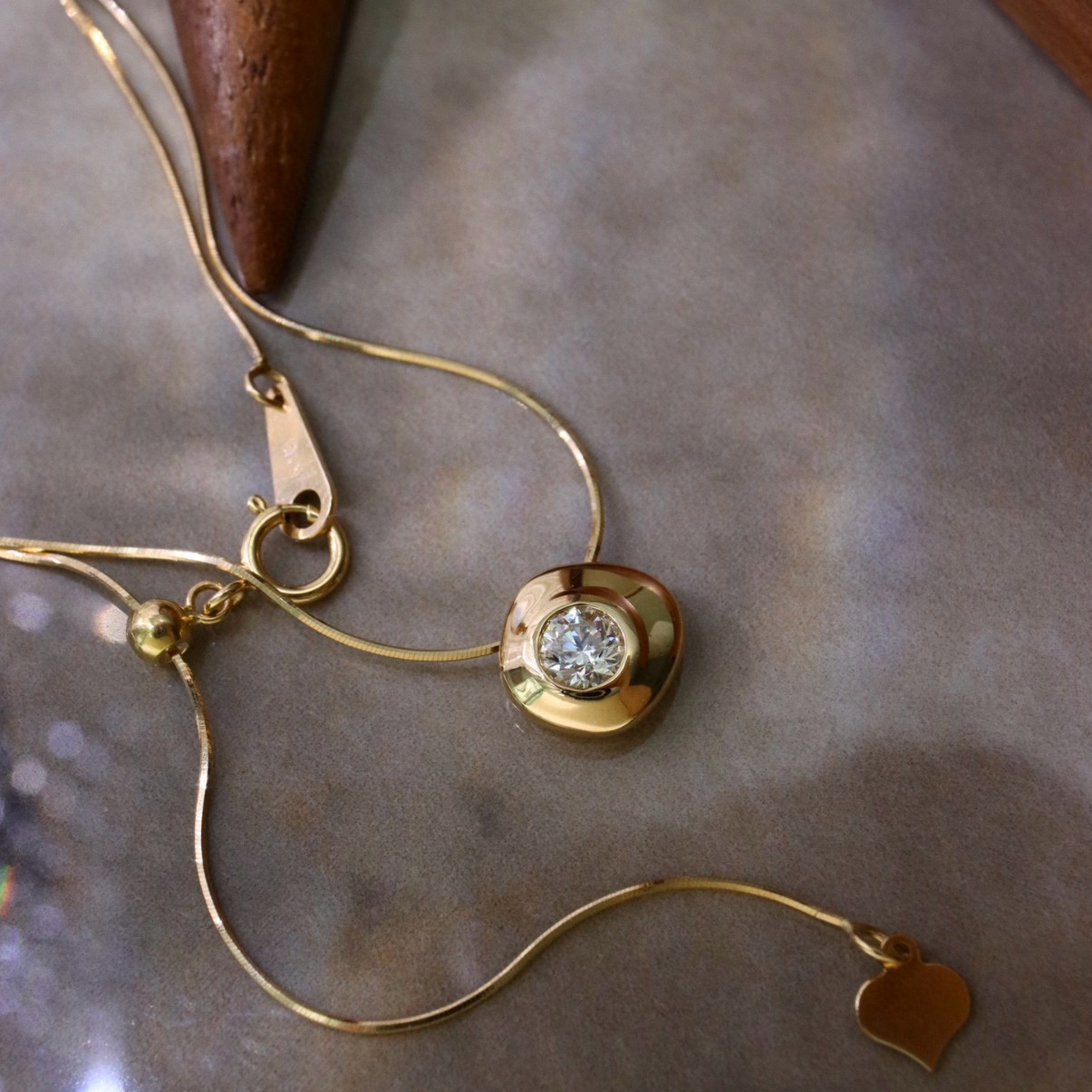 Single Diamond King Ins Style Simple Super Flash 18K Gold Diamond Snake Bone Small and Exquisite Necklace Women's Clavicle Chain Necklace