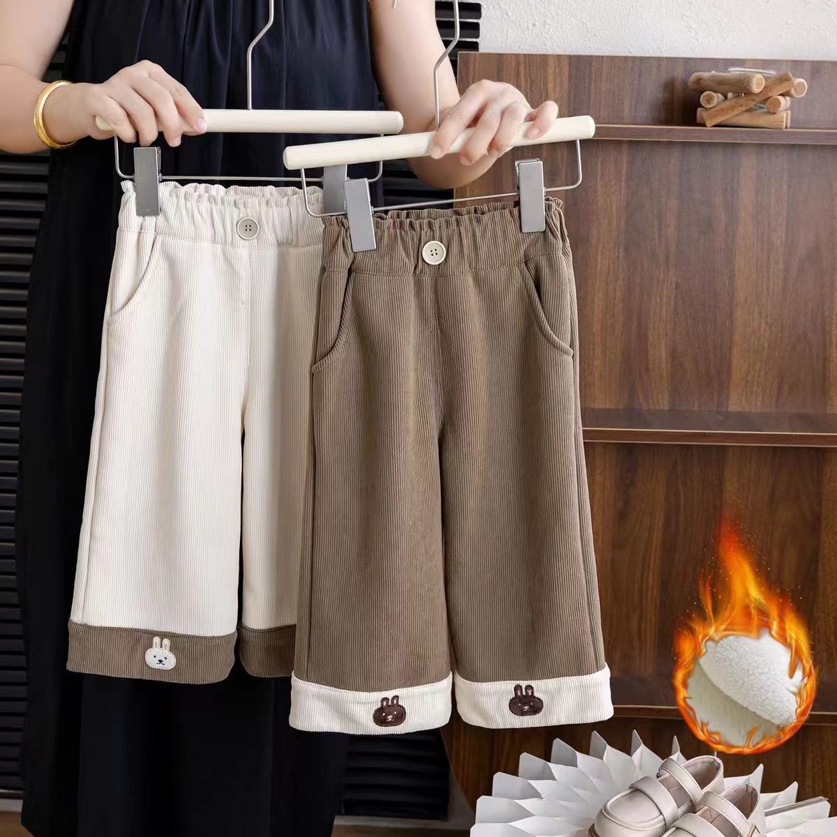 Children's Winter Clothing for Girls, Color-Blocked Lamb Wool Wide-Leg Pants, Fleece-Lined and Thickened, Warm Outerwear Pants for Young Girls and Toddlers