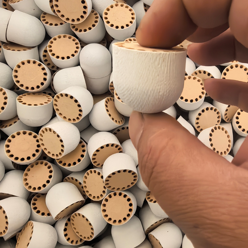 Customized 16-Hole Table Tennis Racket with Composite Wood Ball Head for Badminton Courts and School Training