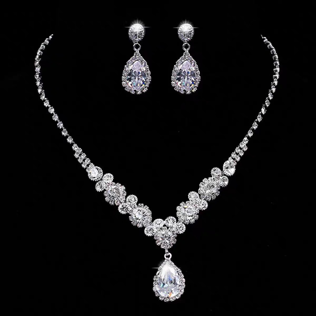 Exquisite Super Flash Crystal Necklace Earrings Set Bridal Jewelry Wedding Dress Accessories Dinner Party Earrings