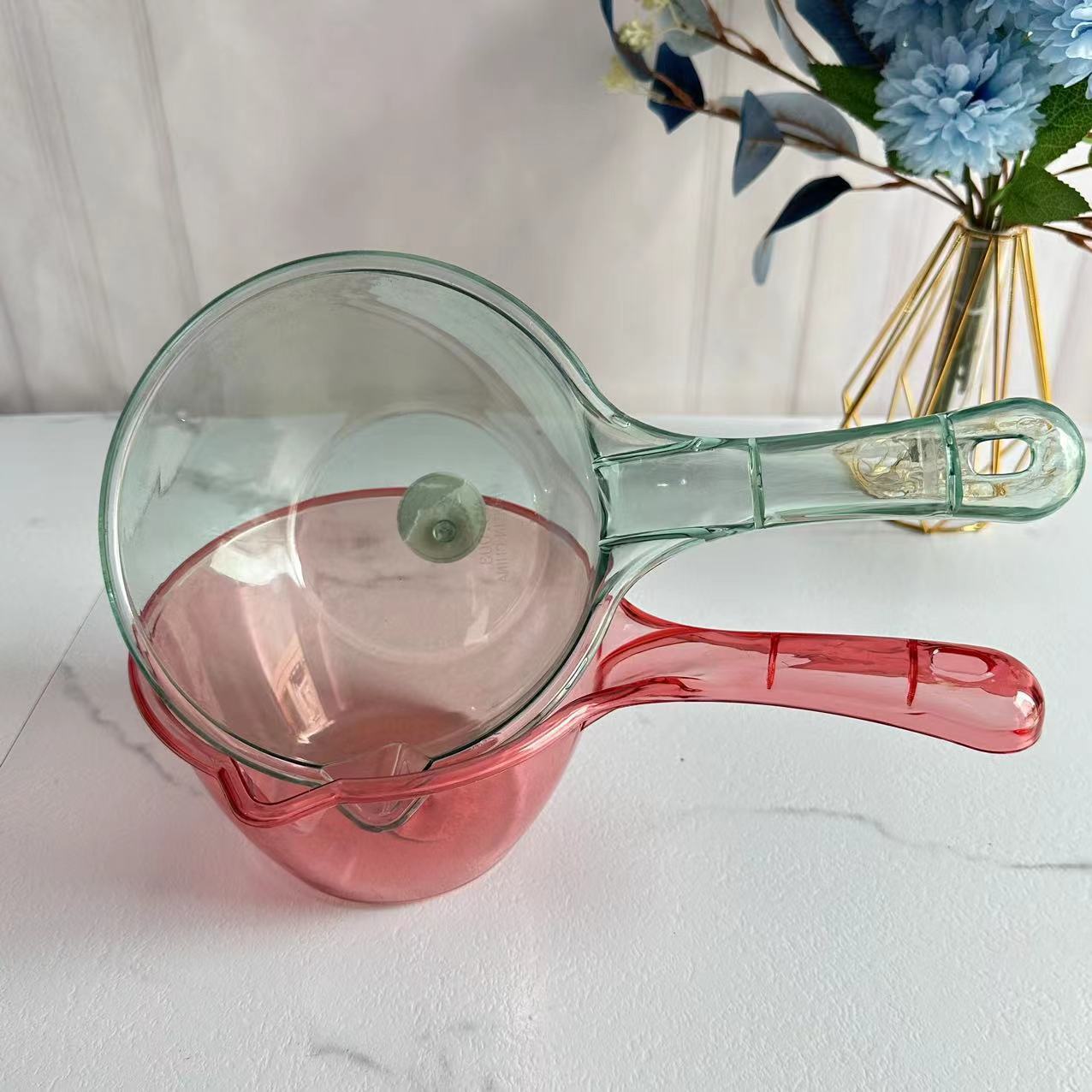Manufacturer's Transparent Plastic Water Scoop, Drop-Resistant, Thickened and Deepened, Long-Handled Water Scoop for Bathing, Kitchen, Large Water Scoop Wholesale