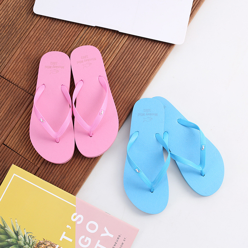 Cross-border 2023 new summer flip-flops women flat heel beach slippers women non-slip slippers foreign trade manufacturers