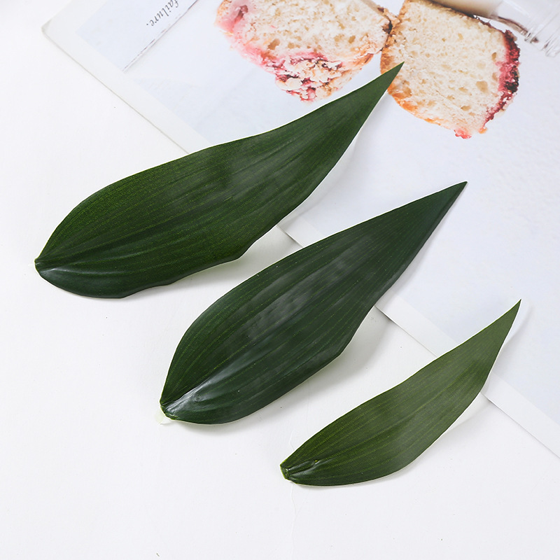 Cross-border lily leaf simulation green plant lily leaf accessories green landscape simulation flannel lily leaf wholesale