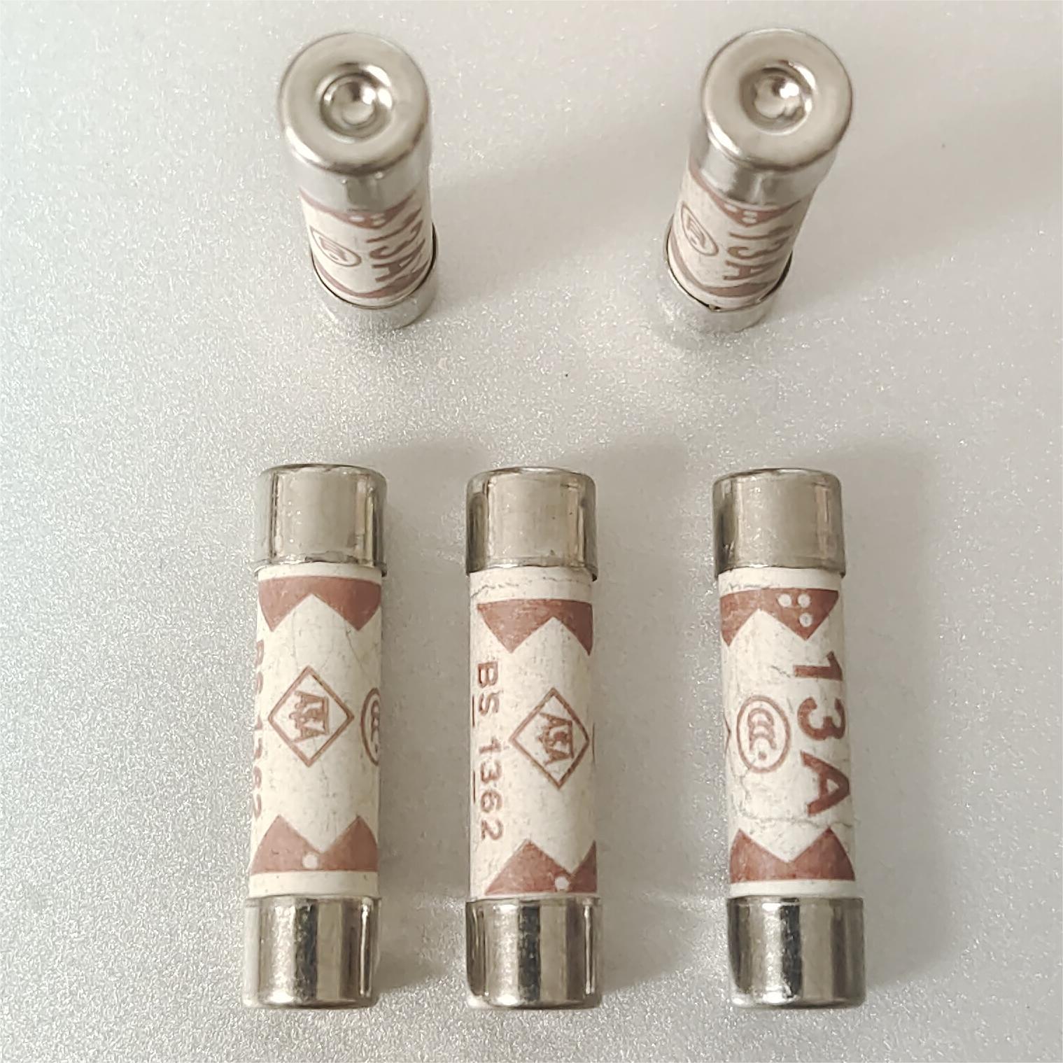 Нестандартная пескосодержащая 75 алюминиевая керамическая труба 6*25 предохранитель британского стандарта Bs1362 1A-20A