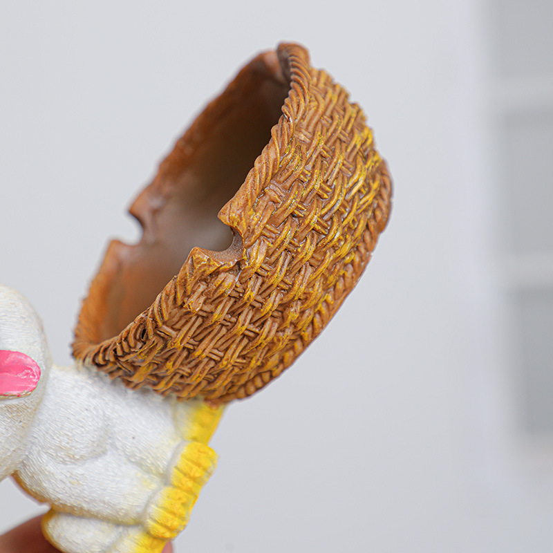 Cross-border foreign trade rabbit puppy animal ashtray home decoration trend cartoon resin ashtray creative cover