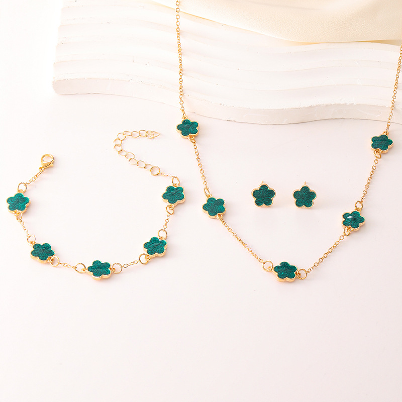 Cross-Border Hot-Selling Lucky Flower Jewelry Set for Women Xiyin Temu New Five-Leaf Clover Necklace Bracelet Earrings 3-Piece Set