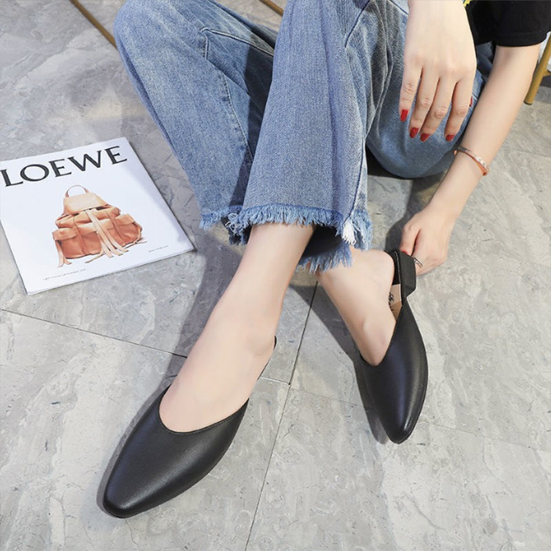 2024 Summer new closed toe outer wear flat low heel slip-on lazy slippers women's half slippers pointed Internet celebrity