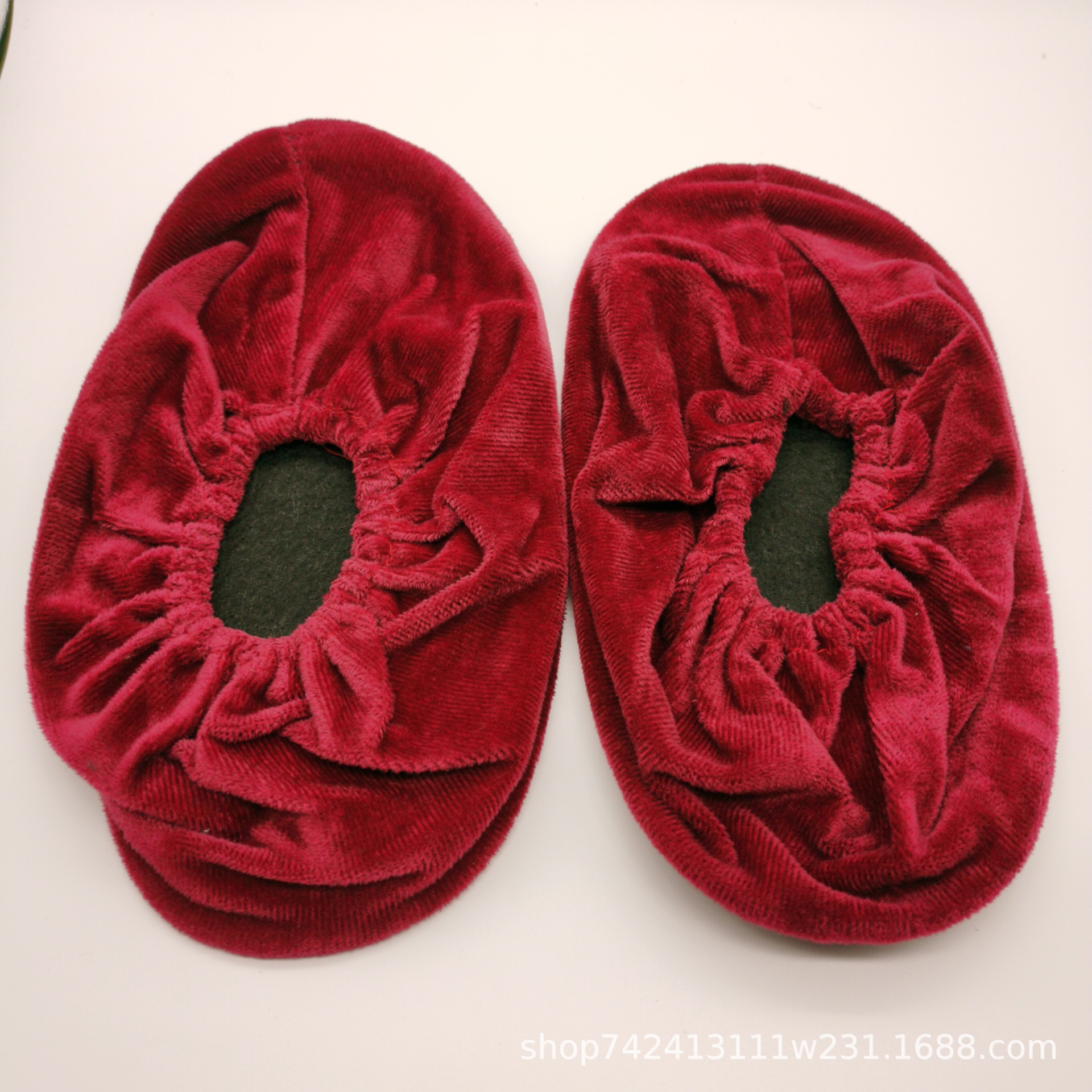 Wholesale flannel shoe cover thickened non-slip wear-resistant dustproof student computer room special breathable shoe cover indoor adult socks cover