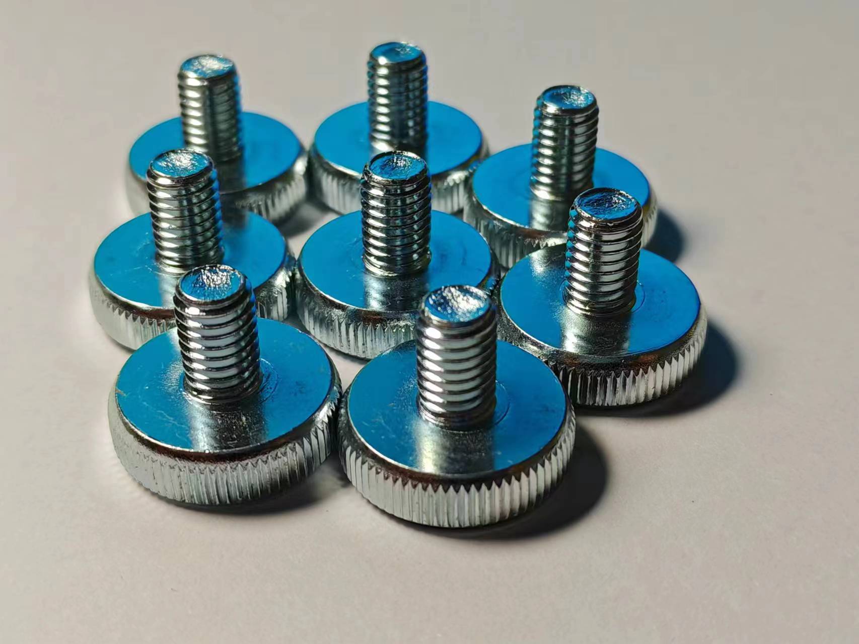 Knurled Screws