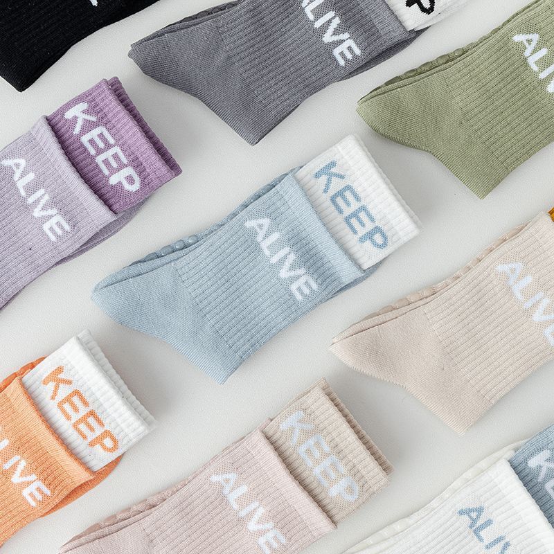 Yoga socks women's mid-calf socks sports socks indoor fitness socks autumn and winter socks aerobics breathable non-slip silicone socks