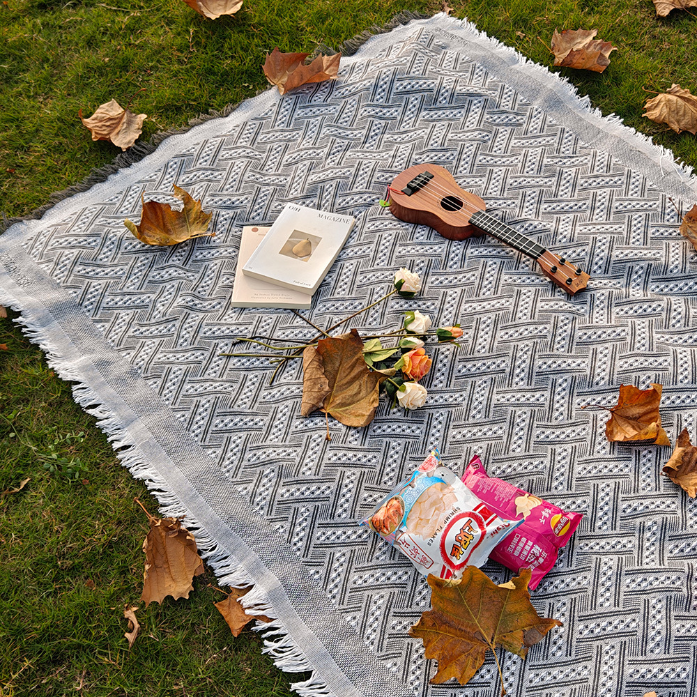 Outdoor Picnic Mat Cotton Yarn Woven Spring Outing Camping Tablecloth Tent Moisture-Proof and Moisture-Proof Floor Mat Rv Travel Camping Style Blanket