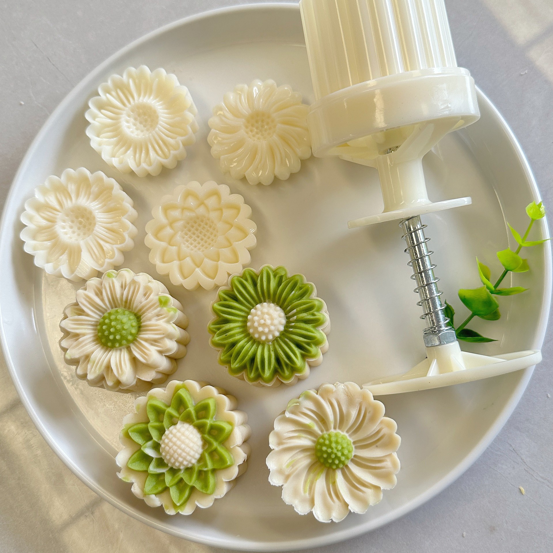 Hongyin Zhenpin 50г стерео искусственные маленькие ромашки персиковый горный кожаный лунный торт с мунг бобами новый прессованный набор форм