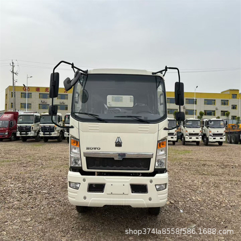 Export of Ready-Made Vehicles Used Sinotruk Howo 4×2 Truck Chassis 6.8m Van Truck 5.2m Foton奥铃