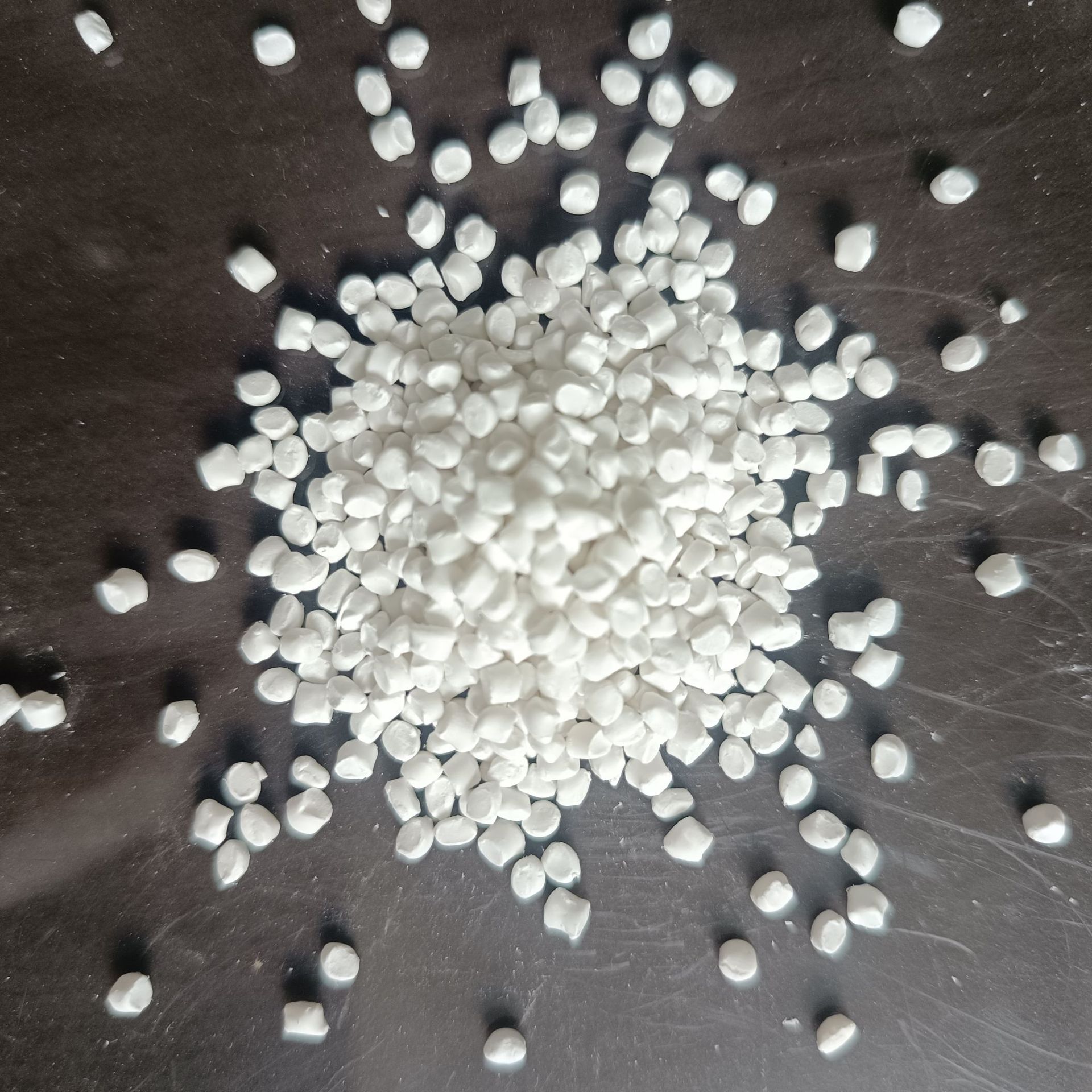 Pp/Pe Calcium Carbonate Filled Mother Capsuless, Plastic Blow Molding Capsuless, No Black Spots, Good Scattering, Hot and Cold Cut in Air