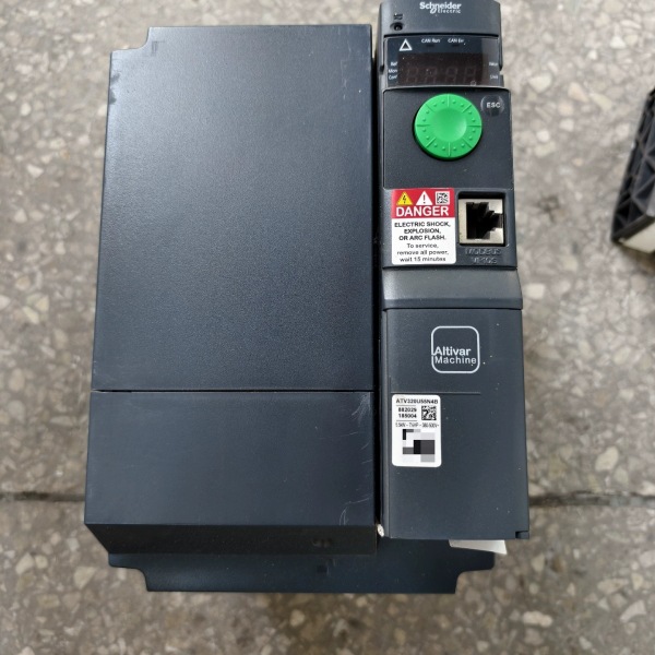 Инвертор Schneider 5.5Кв Atv320U55N4B, оригинальная разборка