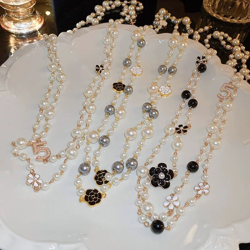 Light Luxury and High-End Multi-Layered Pearl Sweater Chain, Feminine, Simple, Long Autumn and Winter Necklace, Alloy Accessories, Jewelry