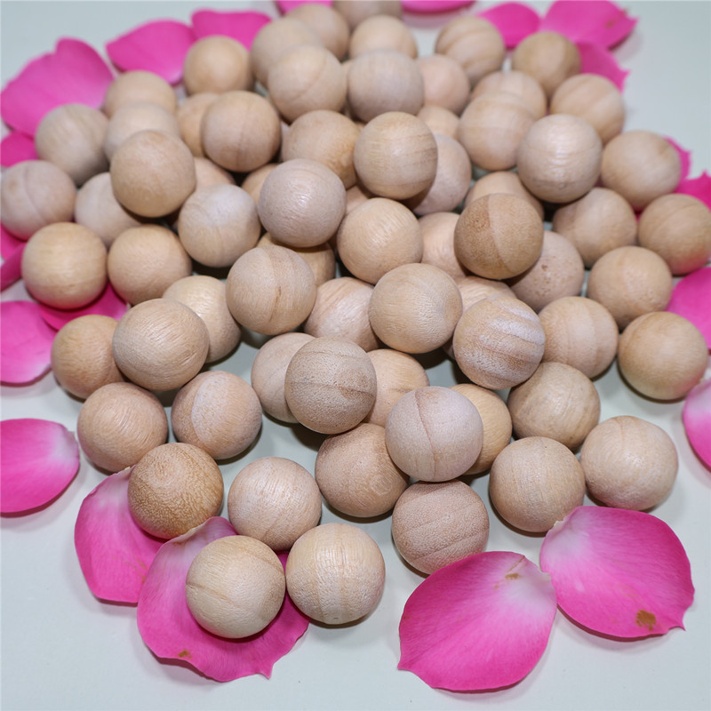 Natural Camphor Wood Balls for Deodorizing, Insect Repellent, Mothproofing, and Moisture-Proofing, Camphor Balls with a Diameter of 1.8cm Cm, Solid Camphor Wood Balls